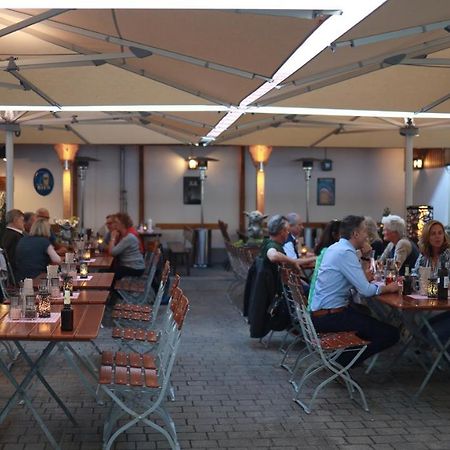 Hotel & Brauerei-Gasthof Neuwirt นอยบวร์ก อันแดร์ โดเนา ภายนอก รูปภาพ