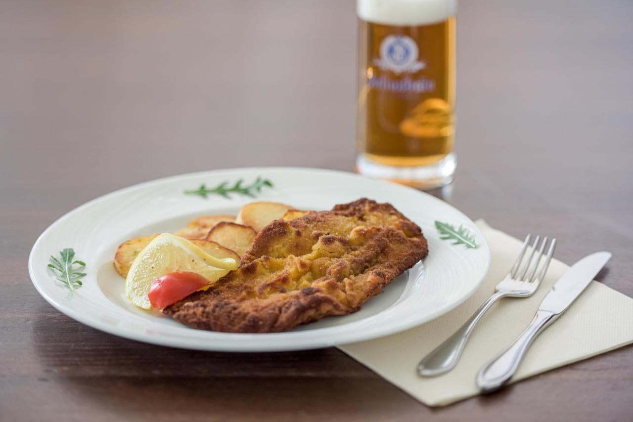 Hotel & Brauerei-Gasthof Neuwirt นอยบวร์ก อันแดร์ โดเนา ภายนอก รูปภาพ