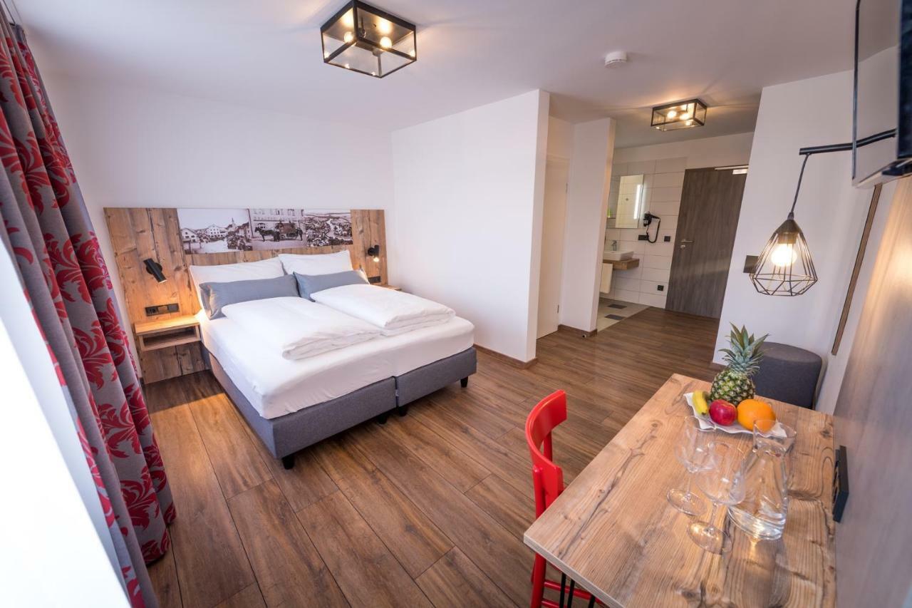 Hotel & Brauerei-Gasthof Neuwirt นอยบวร์ก อันแดร์ โดเนา ภายนอก รูปภาพ