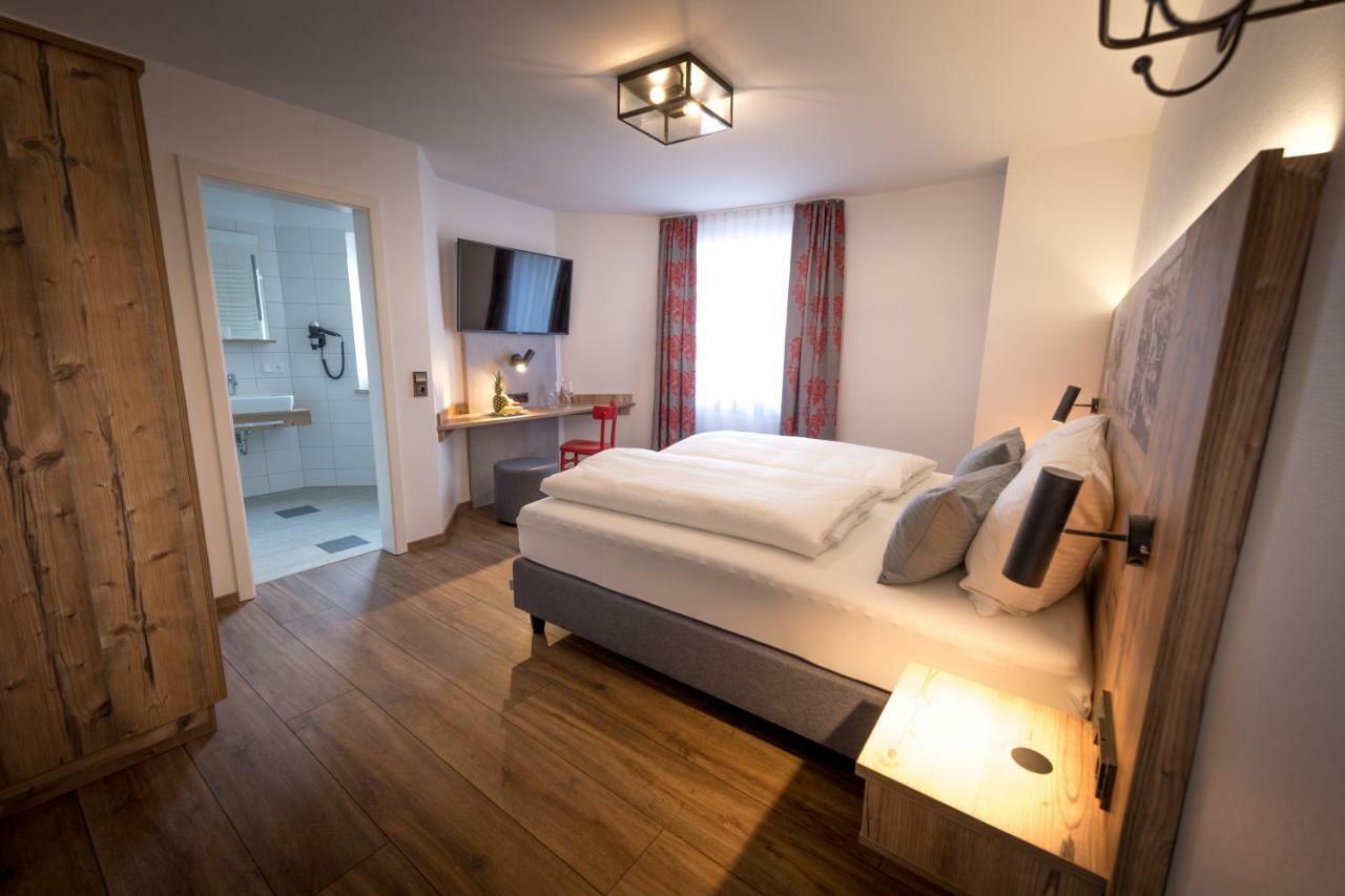 Hotel & Brauerei-Gasthof Neuwirt นอยบวร์ก อันแดร์ โดเนา ภายนอก รูปภาพ