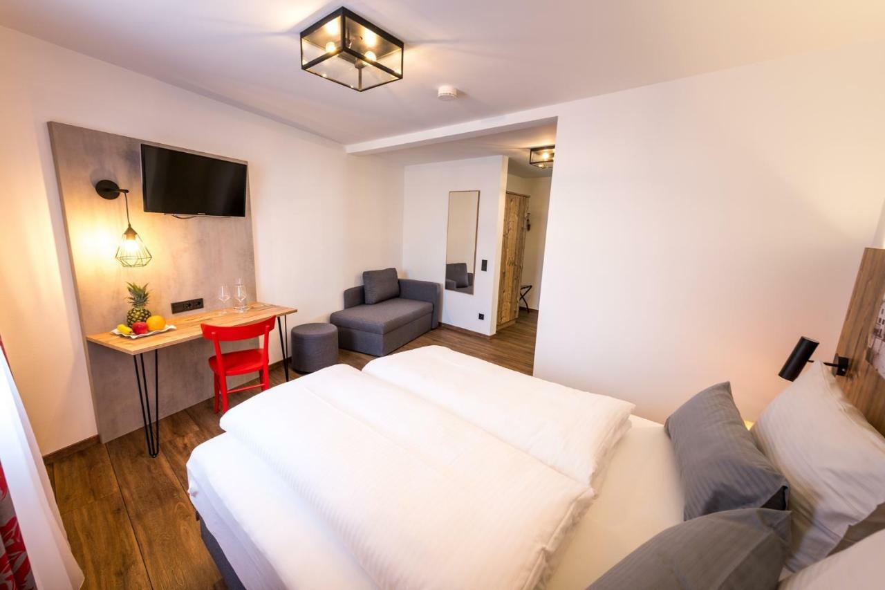 Hotel & Brauerei-Gasthof Neuwirt นอยบวร์ก อันแดร์ โดเนา ภายนอก รูปภาพ