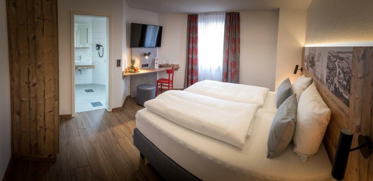 Hotel & Brauerei-Gasthof Neuwirt นอยบวร์ก อันแดร์ โดเนา ภายนอก รูปภาพ